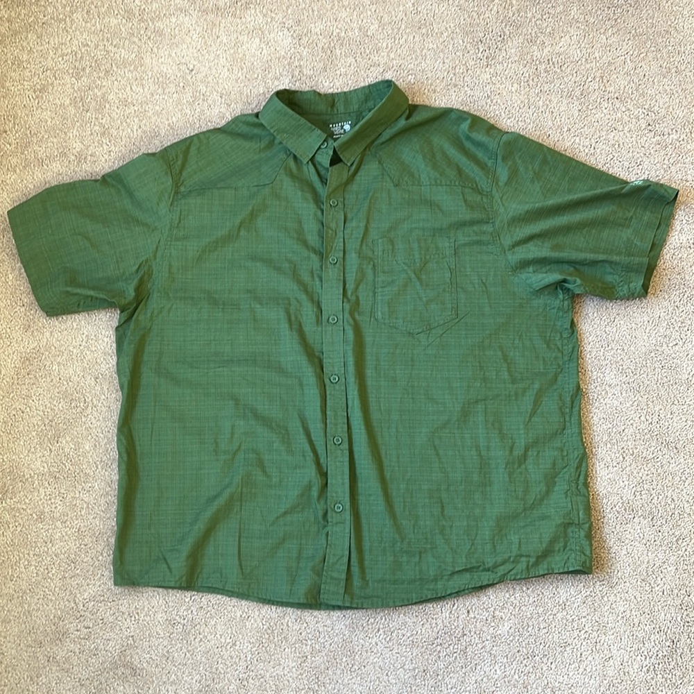 Mountain Hardwear Men’s Short Sleeve Button Up Shirt